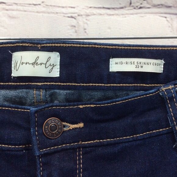 Wonderly Blue Jeans Women's Plus Size 22 W Mid Rise Skinny Crop Stretch Festive - Picture 2 of 8